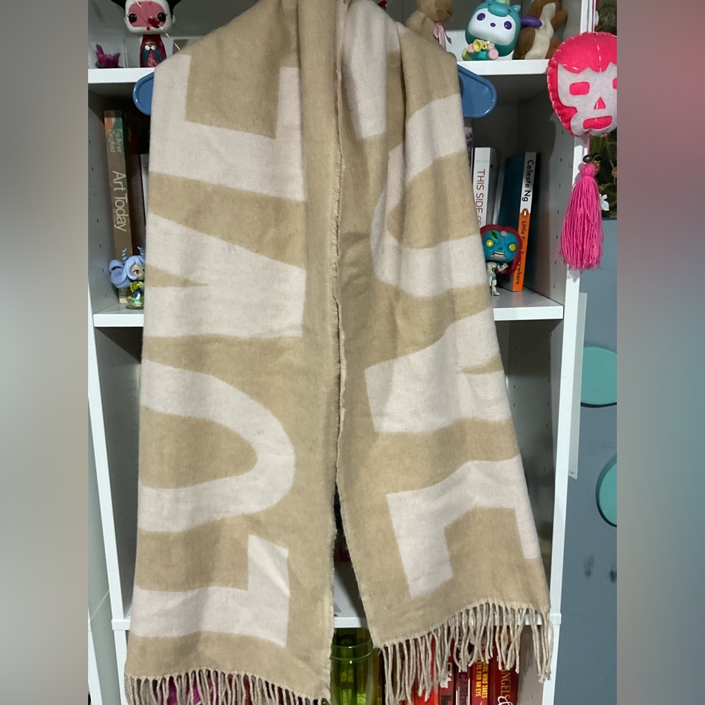 Cute H&M Love Scarf
